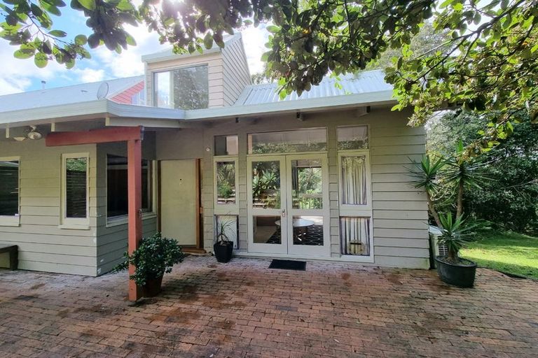 Photo of property in 1/22 Rangatira Road, Birkenhead, Auckland, 0626