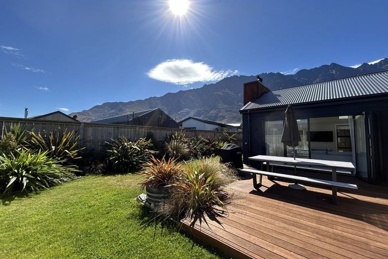 Photo of property in 30 Coopworth Road, Jacks Point, 9371