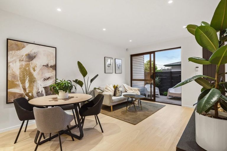 Photo of property in 21b Acacia Road, Torbay, Auckland, 0632