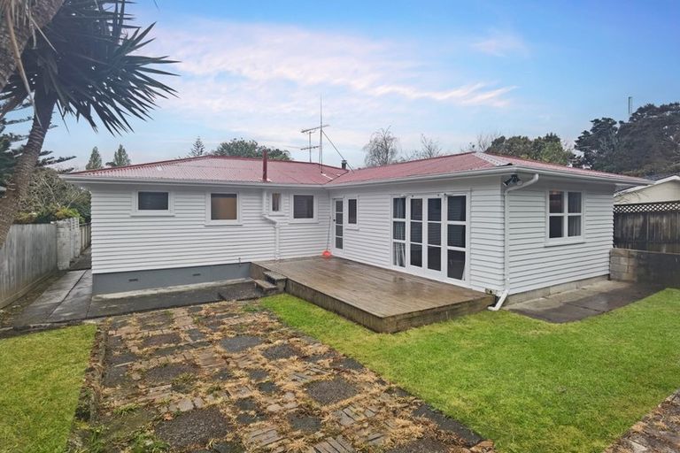 Photo of property in 31 Lowtherhurst Road, Massey, Auckland, 0614