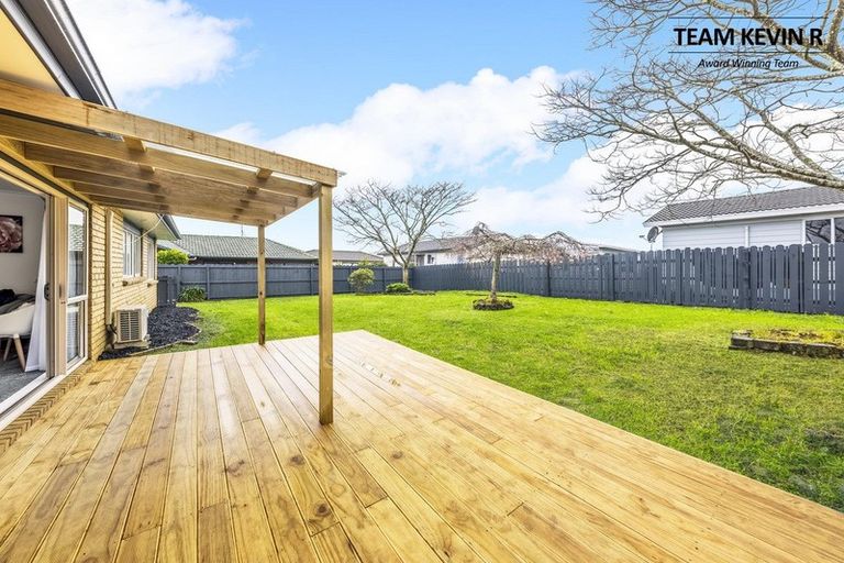 Photo of property in 5 Reyland Close, Weymouth, Auckland, 2103