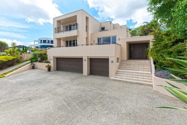 Photo of property in 35 Eynsham Court, Dannemora, Auckland, 2016