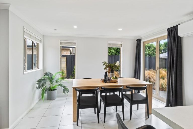 Photo of property in 12 Mataroa Place, Parklands, Christchurch, 8083