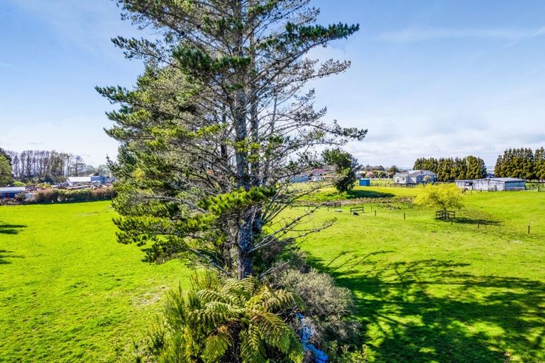 Photo of property in 14 Flint Road West, Stratford, 4332