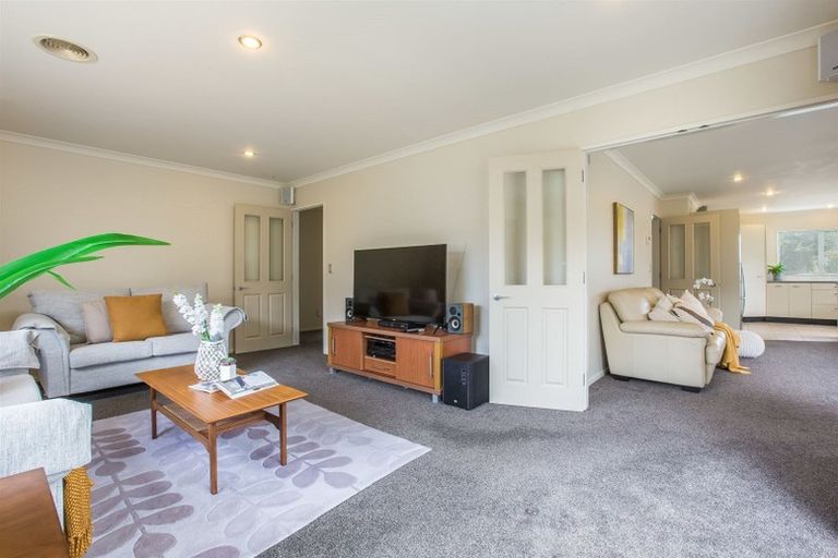 Photo of property in 3 Routeburn Avenue, Aotea, Porirua, 5024