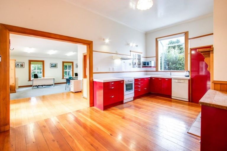 Photo of property in 1010 Heretaunga Street East, Parkvale, Hastings, 4122