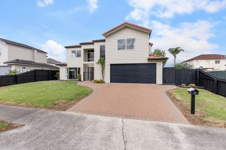 Photo of property in 30 Erne Crescent, East Tamaki, Auckland, 2016