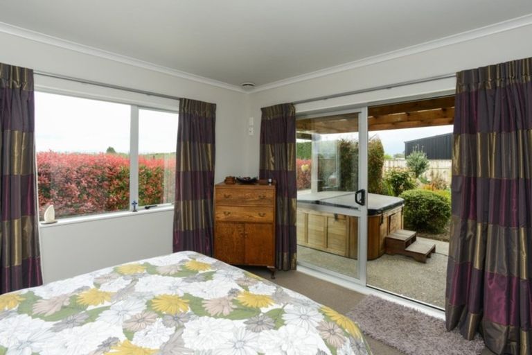 Photo of property in 398 Southland Place, Raureka, Hastings, 4120