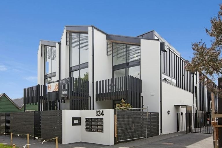 Photo of property in 2/34 Cranmer Square, Christchurch Central, Christchurch, 8013
