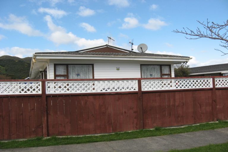 Photo of property in 266 Wellington Road, Wainuiomata, Lower Hutt, 5014