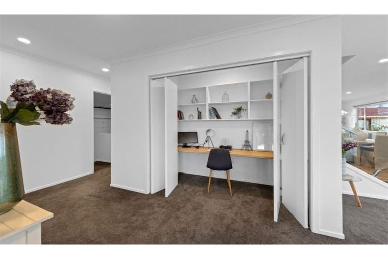 Photo of property in 1a Lincoln Road, Bluff Hill, Napier, 4110