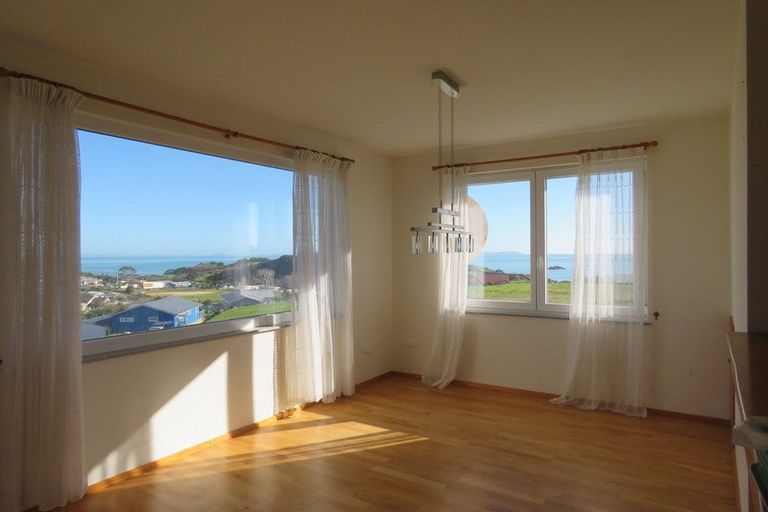 Photo of property in 10 Freyja Crescent, Coopers Beach, 0420