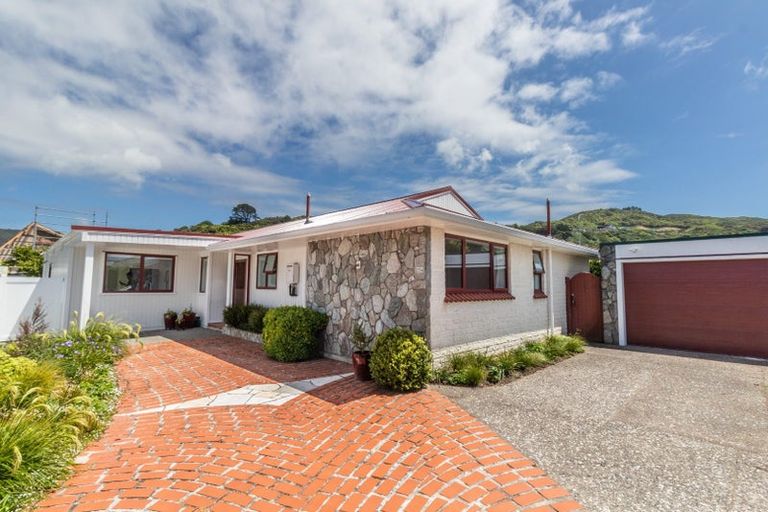 Photo of property in 23a Parkvale Road, Karori, Wellington, 6012