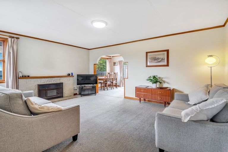 Photo of property in 9 Mokau Place, Terrace End, Palmerston North, 4410