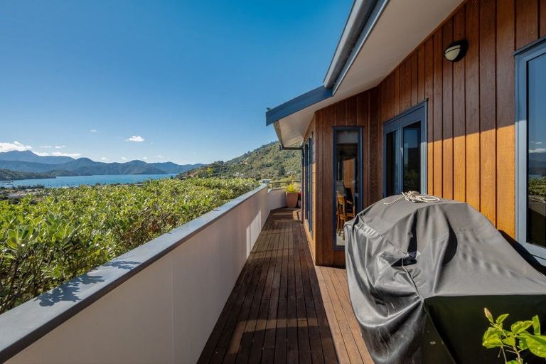Photo of property in 8 Moana Heights, Waikawa, Picton, 7220