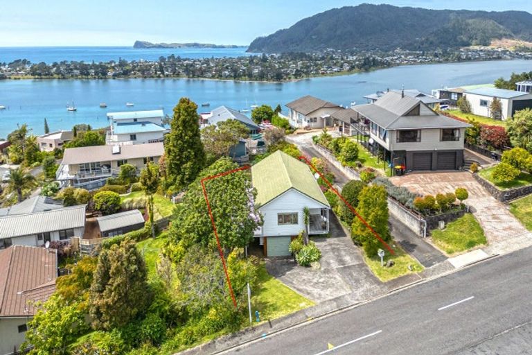 Photo of property in 2 Tairua Heights, Tairua, 3508