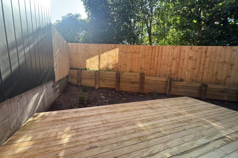 Photo of property in 11 Pipitea Place, Massey, Auckland, 0614