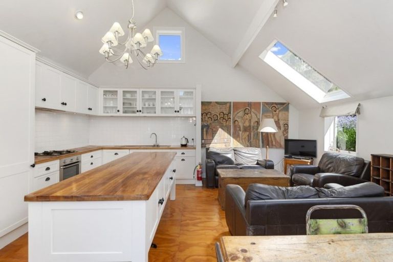 Photo of property in 24 Simeon Quay, Lyttelton, 8082