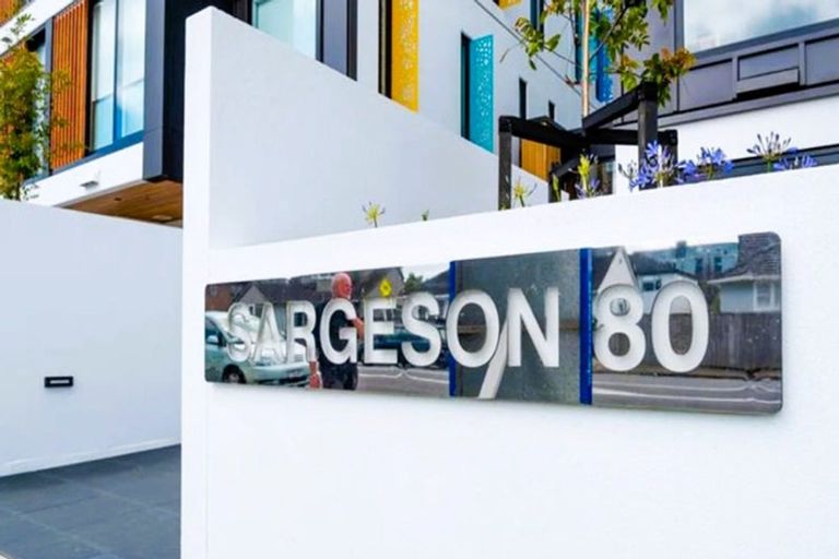 Photo of property in Frank Sargeson Apts, 205/80 Anzac Street, Takapuna, Auckland, 0622