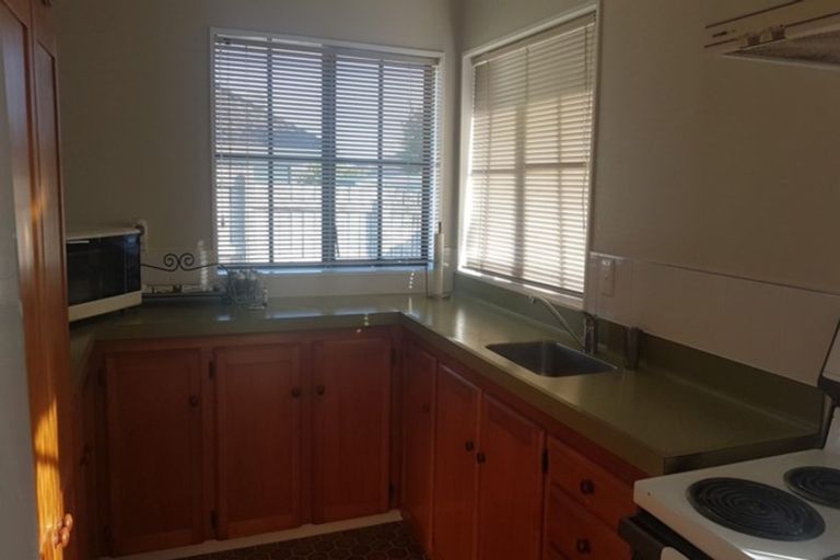 Photo of property in 2/20 Sturges Road, Henderson, Auckland, 0612