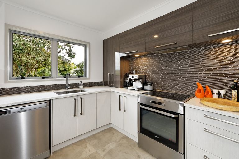 Photo of property in 43 Redwood Drive, Massey, Auckland, 0614