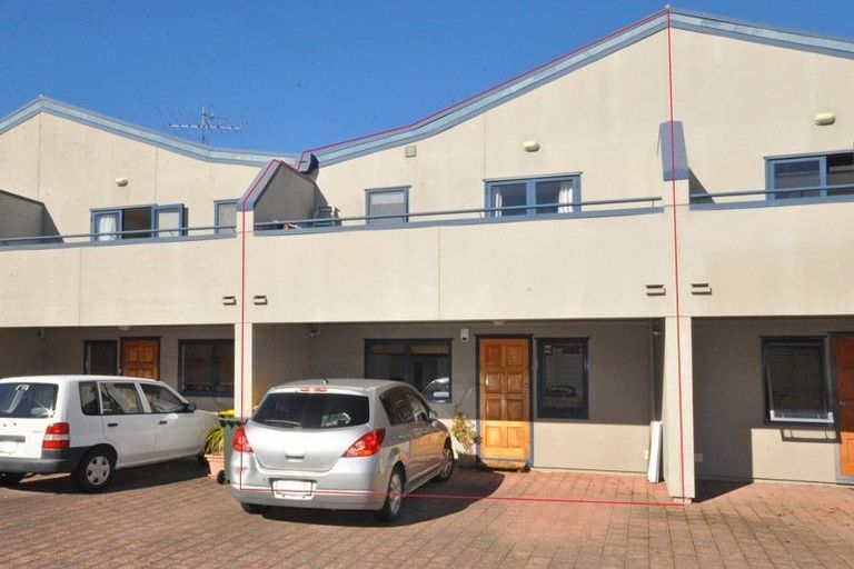 Photo of property in 9/70 Fernhill Way, Oteha, Auckland, 0632