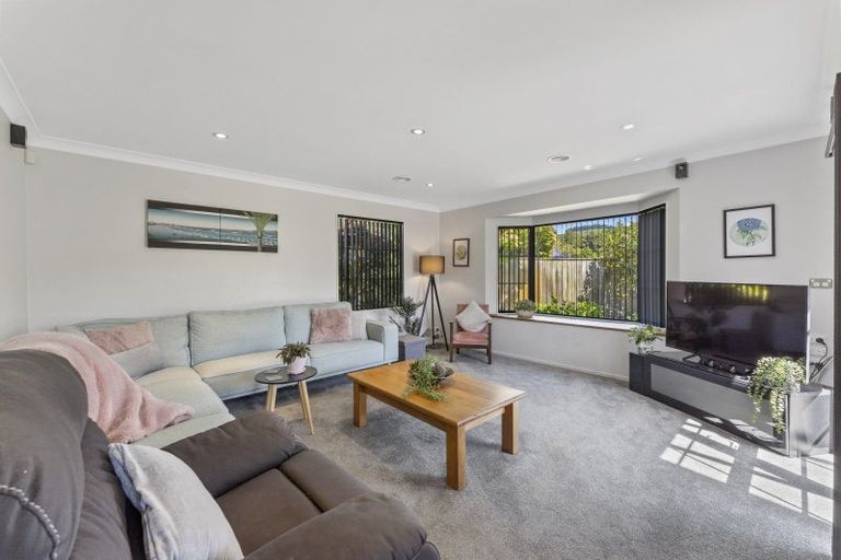 Photo of property in 10 Carlow Grove, Birchville, Upper Hutt, 5018