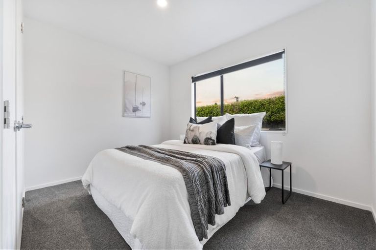 Photo of property in 1/99 Henderson Valley Road, Henderson, Auckland, 0612