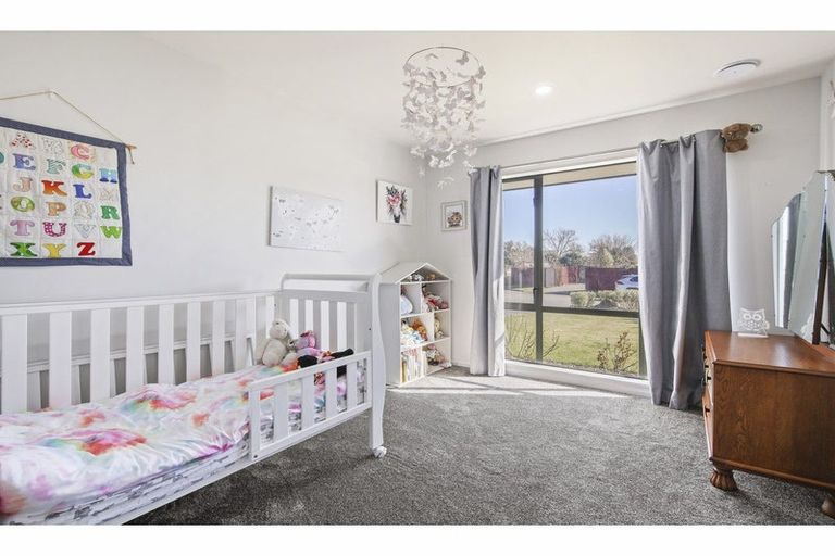 Photo of property in 1 Appleton Place, Woodend, 7610