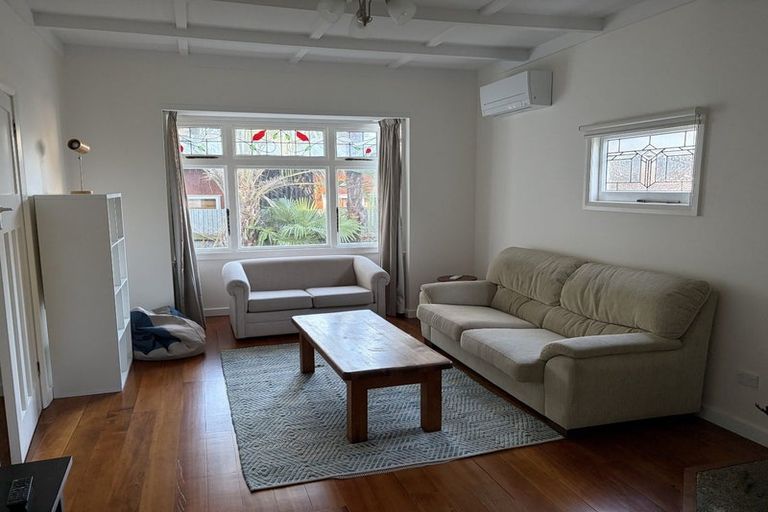 Photo of property in 45 Shakespeare Road, Bluff Hill, Napier, 4110