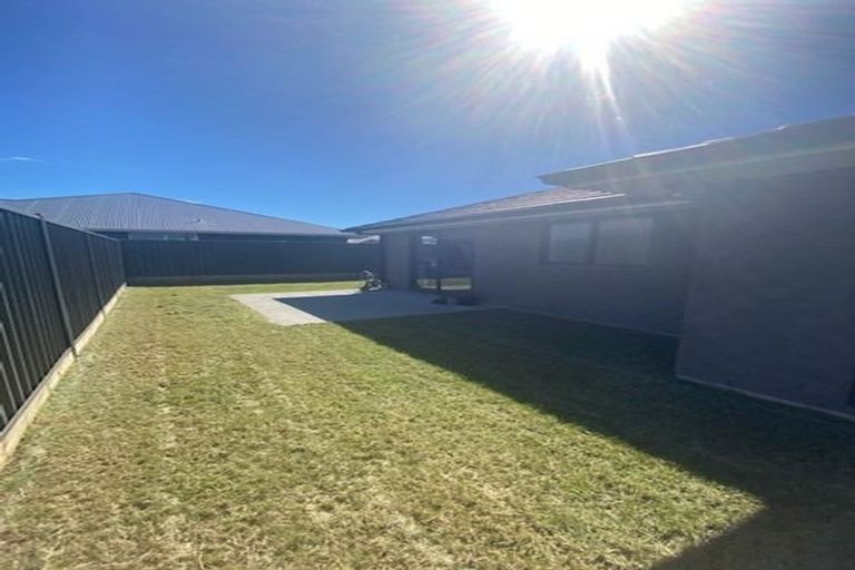 Photo of property in 72 Tabraham Crescent, Pyes Pa, Tauranga, 3112