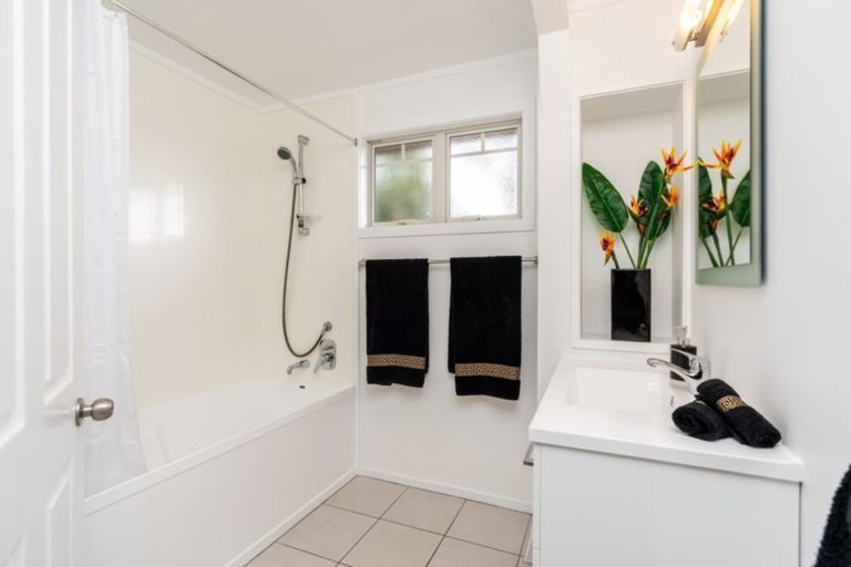 Photo of property in 10 Bootmaker Avenue, Waipu, 0510