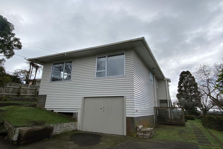 Photo of property in 6 Hughson Street, Waitara, 4320