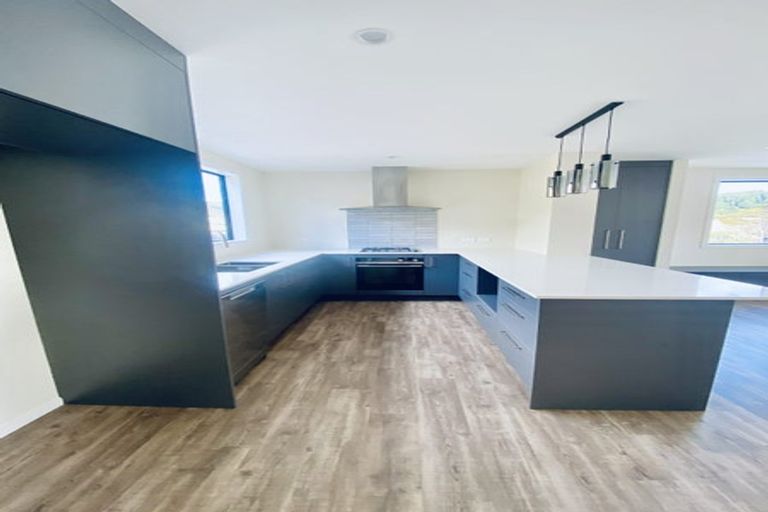 Photo of property in 35 Turtleback Avenue, Whitby, 5024