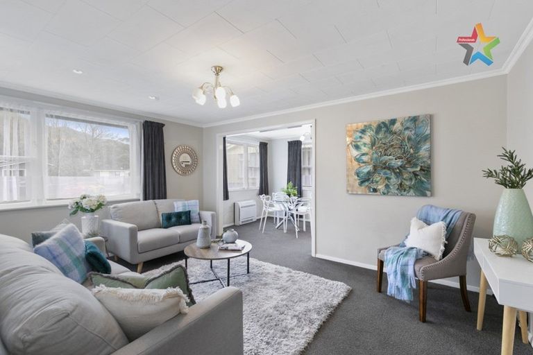 Photo of property in 50 Holdsworth Avenue, Trentham, Upper Hutt, 5018