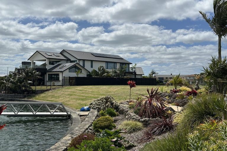 Photo of property in 129 One Tree Point Road, One Tree Point, 0118