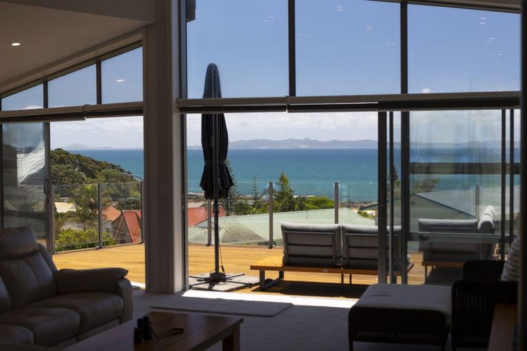 Photo of property in 11 Dudley Crescent, Cable Bay, 0420