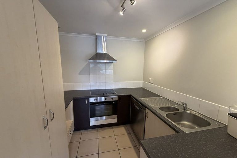 Photo of property in 16 Catrina Avenue, Birkenhead, Auckland, 0626
