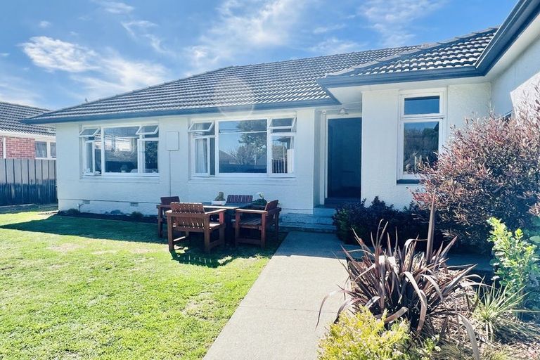 Photo of property in 1/106 Harris Crescent, Papanui, Christchurch, 8053