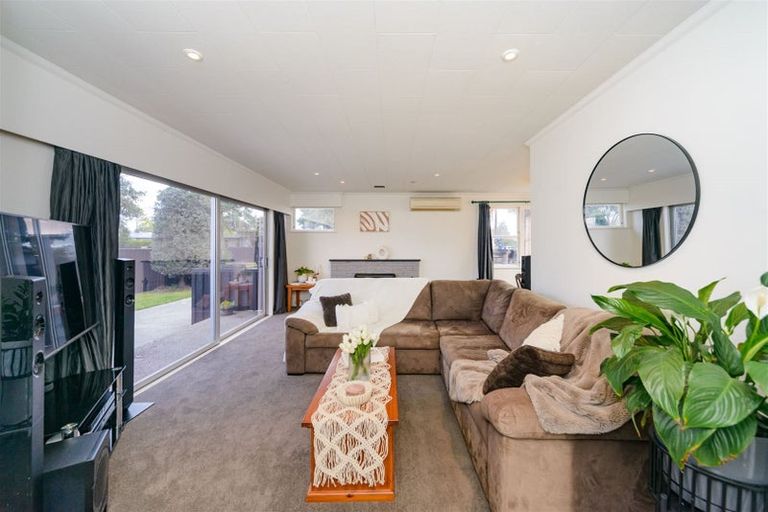 Photo of property in 22 Rhodes Drive, Kelvin Grove, Palmerston North, 4414