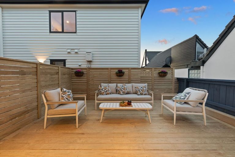 Photo of property in 42c Takutai Avenue, Half Moon Bay, Auckland, 2012