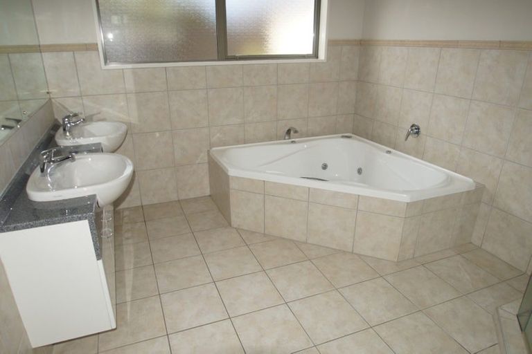 Photo of property in 15 Laguna Gardens, Shirley, Christchurch, 8052