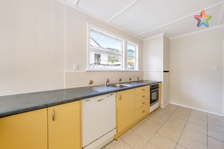 Photo of property in 66 Wilkie Crescent, Naenae, Lower Hutt, 5011