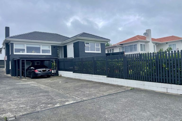 Photo of property in 94 Hillsborough Road, Hillsborough, Auckland, 1042