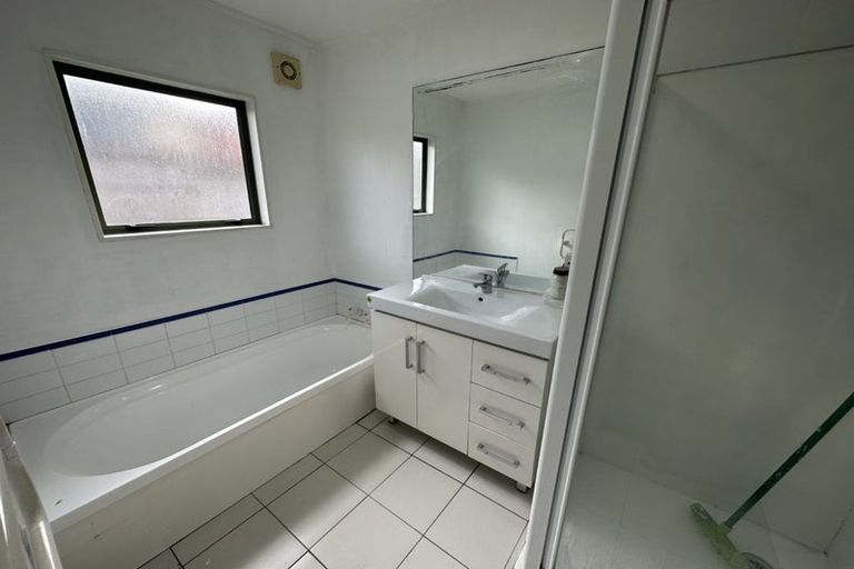 Photo of property in 1/154 Rathgar Road, Henderson, Auckland, 0610