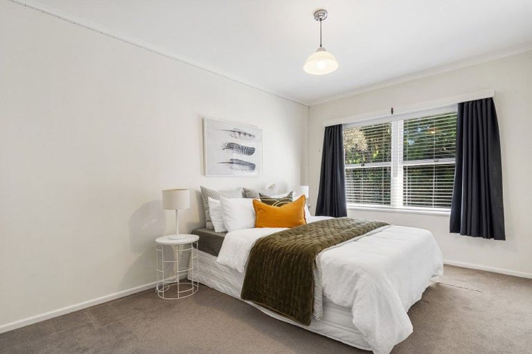 Photo of property in 14 Maleme Avenue, Belmont, Auckland, 0622