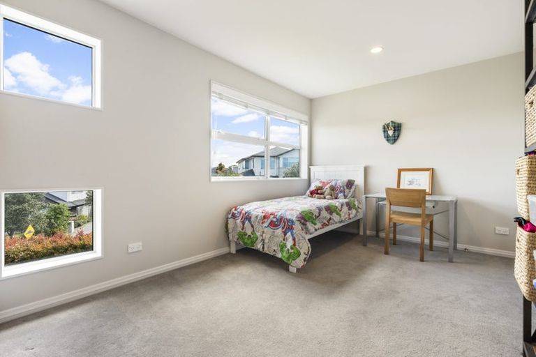 Photo of property in 33 Caldera Drive, Long Bay, Auckland, 0630