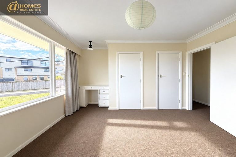 Photo of property in 6 Glenvil Lane, Te Atatu Peninsula, Auckland, 0610