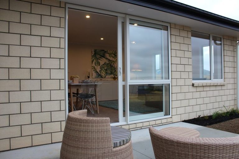 Photo of property in 12 Ulcoats Lane, Pokeno, 2402