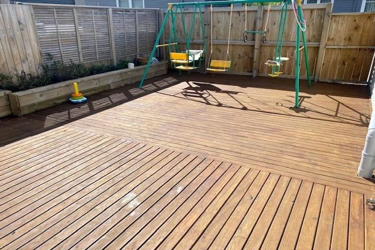 Photo of property in 8 Kelwyn Road, Kelston, Auckland, 0602